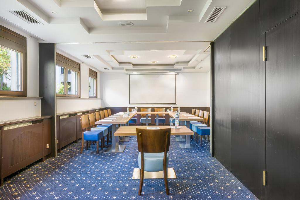 Hotel Rega שטוטגרט מראה חיצוני תמונה