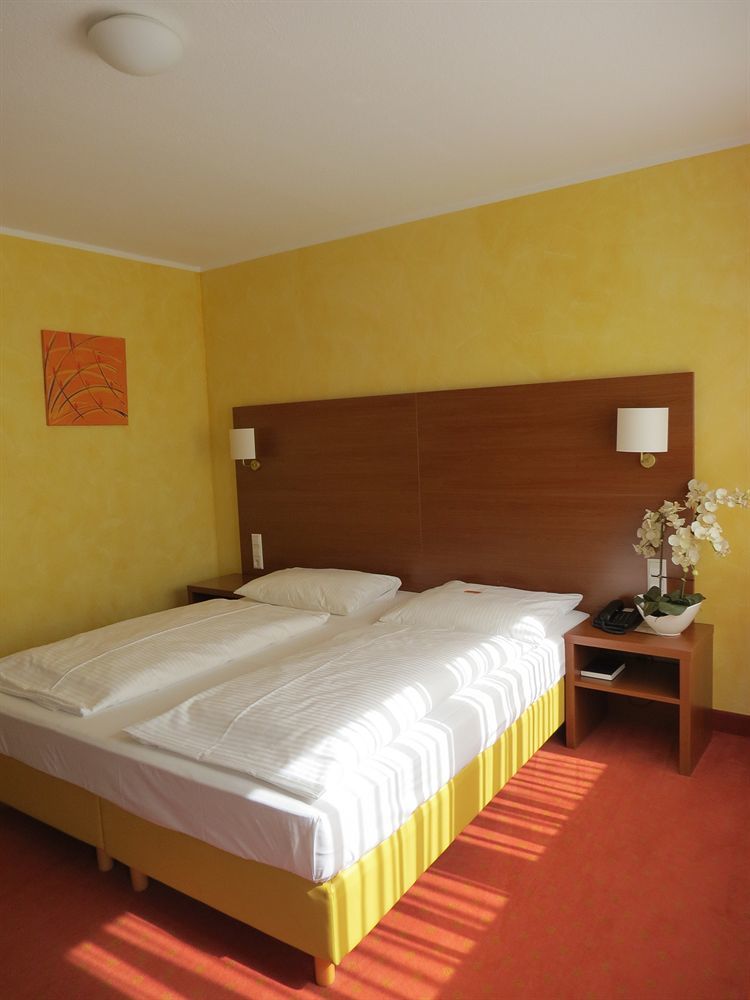 Hotel Rega שטוטגרט מראה חיצוני תמונה