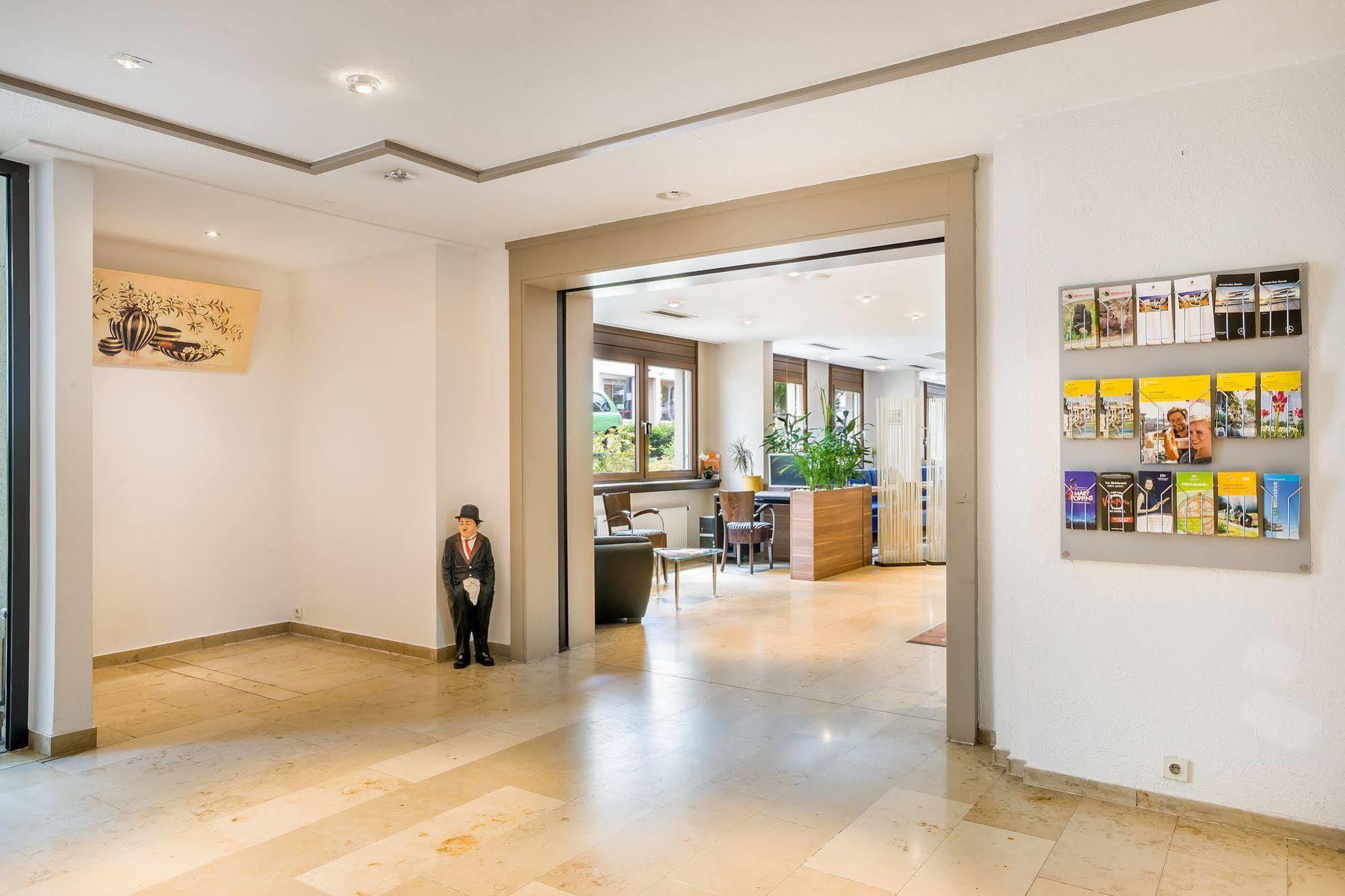 Hotel Rega שטוטגרט מראה חיצוני תמונה
