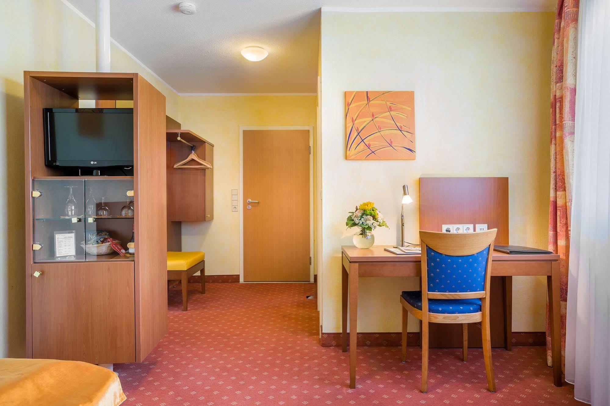 Hotel Rega שטוטגרט מראה חיצוני תמונה